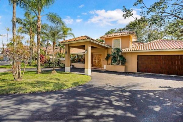 Kings Cove, 7390 SW 165th St, Palmetto Bay, Florida 33157, image 1