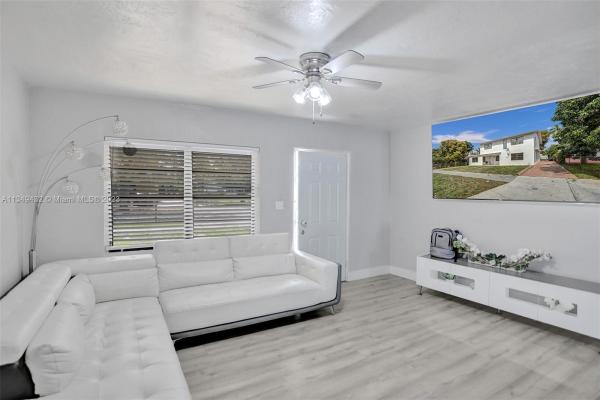 Sun Deck Village, 921 E 18th St, Hialeah, Florida 33013, image 1