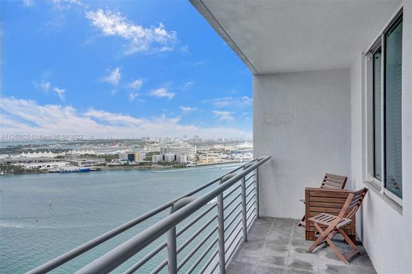 One Miami East, 335 S Biscayne Blvd #2802, Miami, Florida 33131, image 2