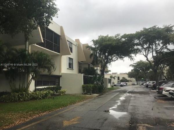 Villa Dorada, 20200 W Country Club Dr #PH-2, Aventura, Florida 33180, image 2
