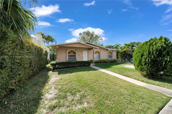 Westerfield Manor, 5864 SW 42nd Ter, Westwood Lakes, Florida 33155, image 2