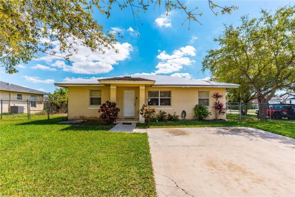 Salma Lake, 14172 SW 291st Ter, Leisure City, Florida 33033, image 1