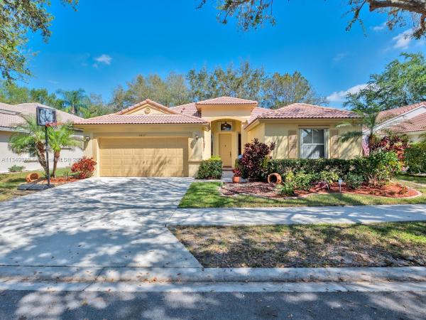 Lake St Croix At Indigo Lakes, 5417 NW 49th St, Coconut Creek, Florida 33073, image 1