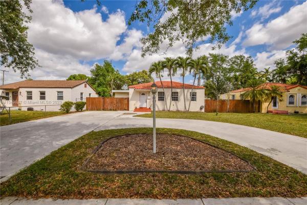 Country Club Estates, 125 Truxton Dr, Miami Springs, Florida 33166, image 2