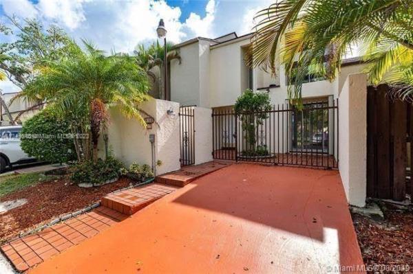 Oakview, 9155 Fontainebleau Blvd #7, Fountainebleau, Florida 33172, image 1