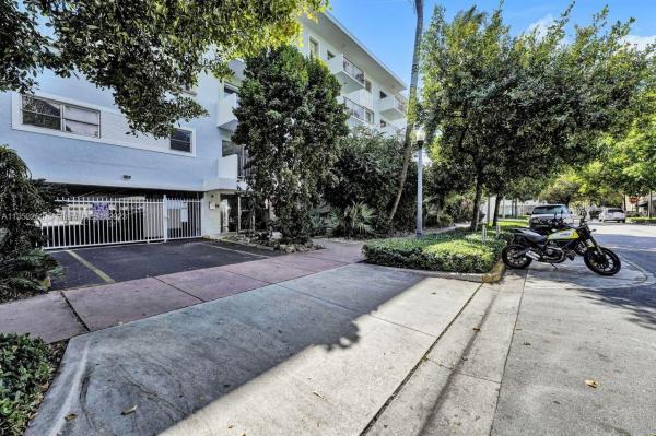 Meridian Plaza, 221 Meridian Ave #208, Miami Beach, Florida 33139, image 2
