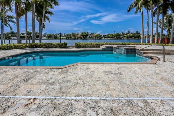 Hollywood Lakes, 1110 N Southlake Dr, Hollywood, Florida 33019, image 2