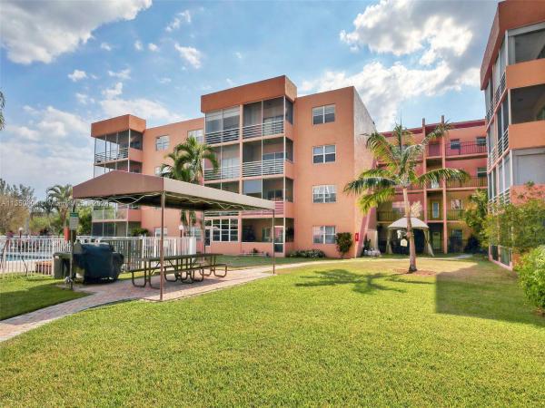 Quail Run Of Sunrise, 3048 E Sunrise Lakes Dr #114, Sunrise, Florida 33322, image 1