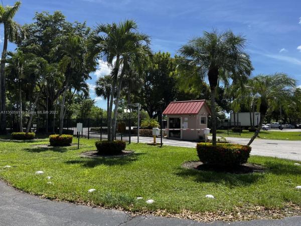 Miller Gardens, 5800 SW 127th Ave #2303, Kendale Lakes, Florida 33183, image 2