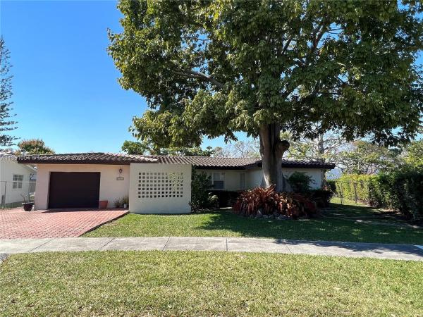 Villa Malaga, 16604 SW 93rd Ct, Palmetto Bay, Florida 33157, image 1