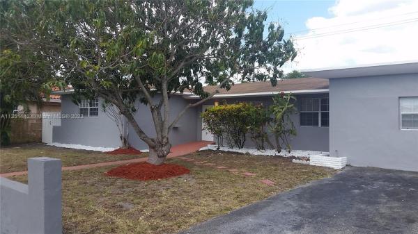Highland Manor, 775 NE 180th St, North Miami Beach, Florida 33162, image 1