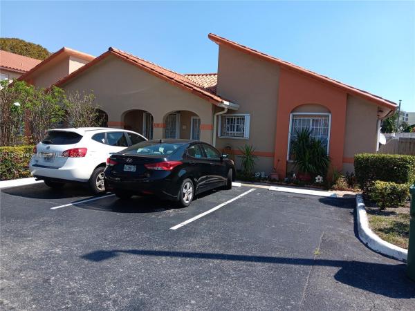 West Palm Gardens Villas, 2275 W 69th St #2275A, Hialeah, Florida 33016, image 1