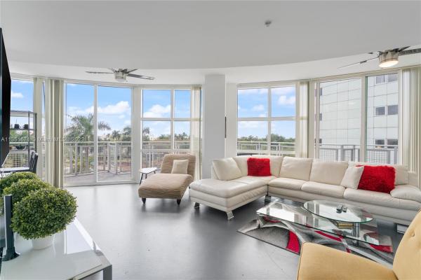 Vizcayne South, 253 NE 2nd St #429, Miami, Florida 33132, image 2