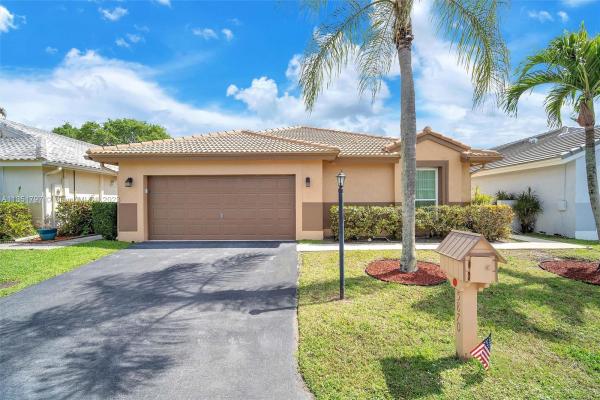 Waterford Patio Homes, 5870 Brighton Ln, Davie, Florida 33331, image 1