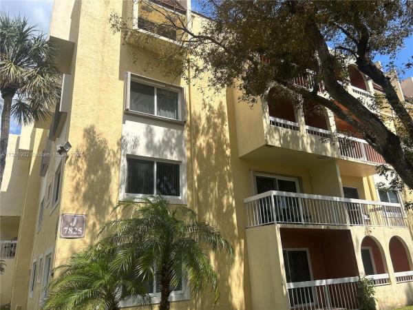 Village Of Kings Creek, 7825 Camino Real #J308, Glenvar Heights, Florida 33143, image 2