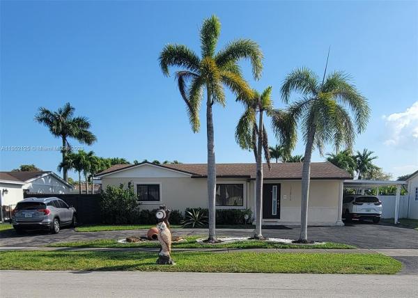 Royale Green, 12812 SW 47th Ter, Kendale Lakes, Florida 33175, image 2