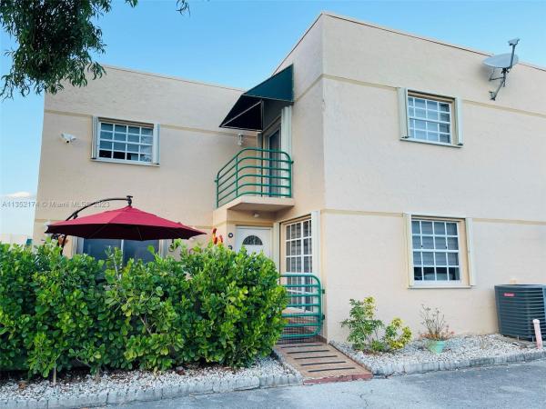 Les Chateaux At International Gardens, 11860 SW 18th Ter #103, Tamiami, Florida 33175, image 1