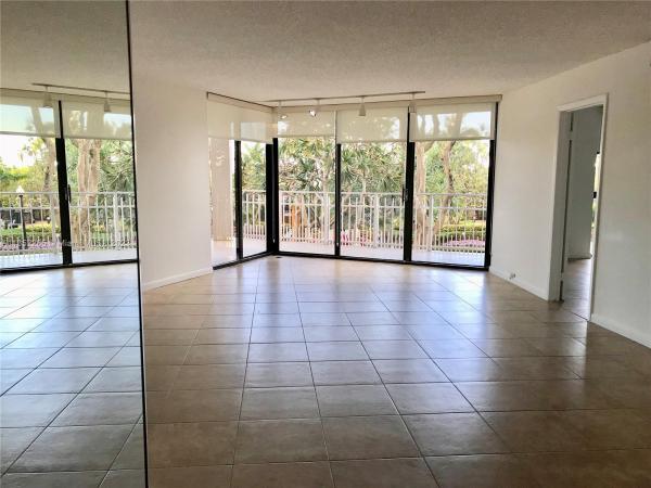 2000 Towerside Ter #404, Unincorporated Dade County, Florida 33138, image 2