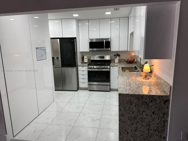 Snapper Village, 11561 SW 64th St #F, Kendall, Florida 33173, image 2