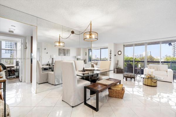 Mystic Pointe Tower 500, 3530 Mystic Pointe Dr #406, Aventura, Florida 33180, image 2