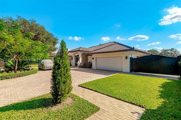Calusa Club Estates, 13130 N Calusa Club Dr, The Crossings, Florida 33186, image 2