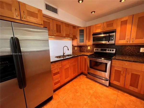Lenox Plaza, 1033 Lenox Ave #204, Miami Beach, Florida 33139, image 1