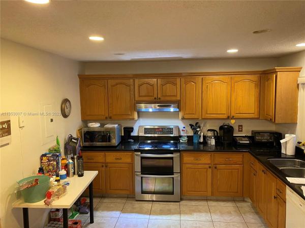 Royal Grenadier, 9609 Riverside Dr #B8, Coral Springs, Florida 33071, image 1