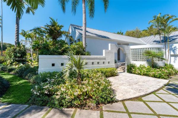 Hammock Lakes, 5351 Banyan Dr, Coral Gables, Florida 33156, image 1
