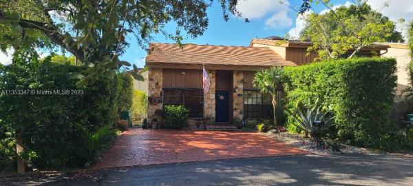Chestnut Ranch Townhouses, 7380 SW 114th Pl, Kendall, Florida 33173, image 1