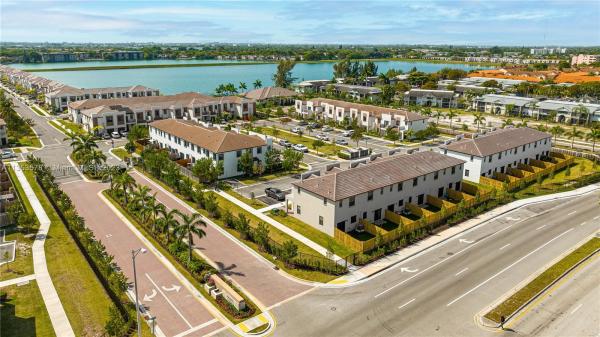 Paseos At Via Ventura, 515 NE 208th Ter #515, Ives Estates, Florida 33179, image 1