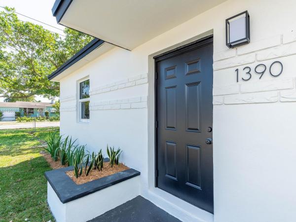 Arch Creek Estates, 1390 NE 150th St, Golden Glades, Florida 33161, image 1