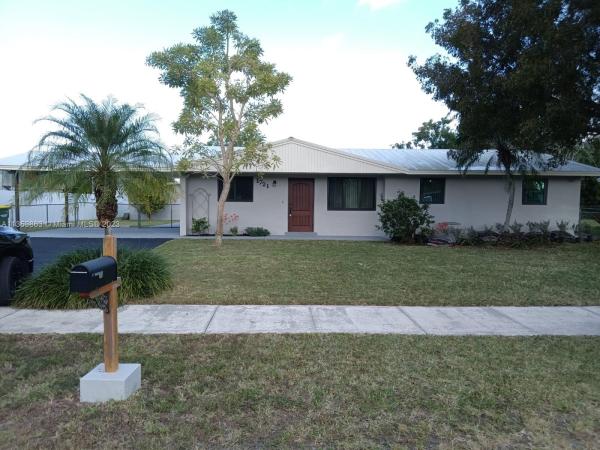 Homriv, 1721 NW 13th Ave, Homestead, Florida 33030, image 1