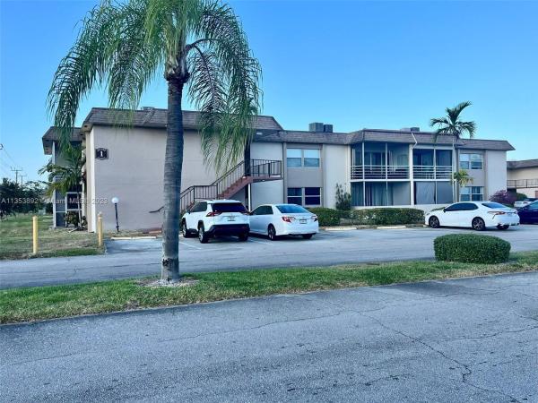 Lakeside Village, 500 Davis Rd #30, Palm Springs, Florida 33461, image 2