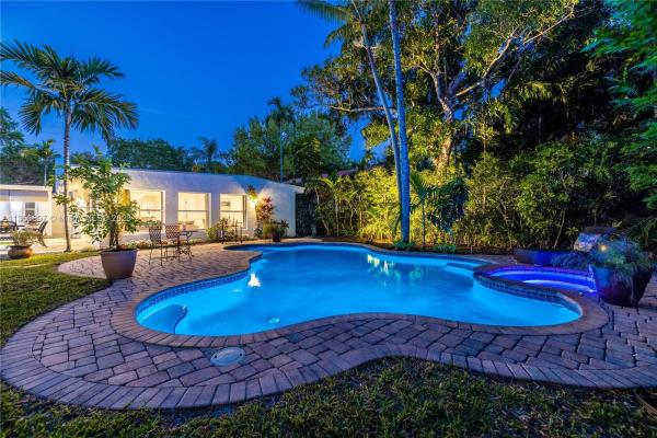 Griffing Biscayne Park Estates, 11380 NE 8th Ave, Biscayne Park, Florida 33161, image 2
