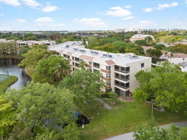 Lakes Of Newport, 7500 NW 1st Ct #104-3, Plantation, Florida 33317, image 1