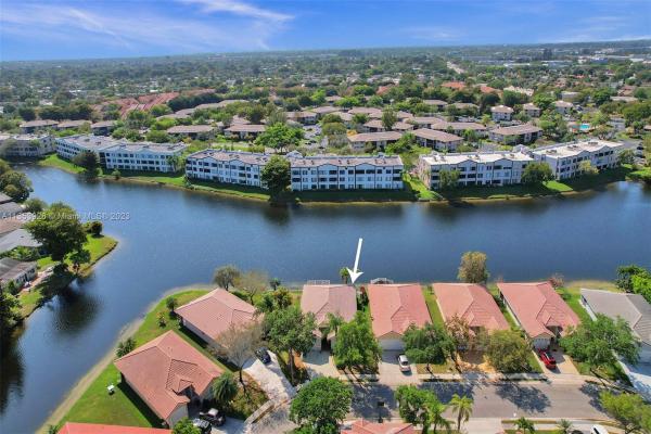 The Pointe Villas, 9906 NW 76th St, Tamarac, Florida 33321, image 1