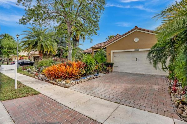 Encantada, 1543 SW 189th Ave, Pembroke Pines, Florida 33029, image 1