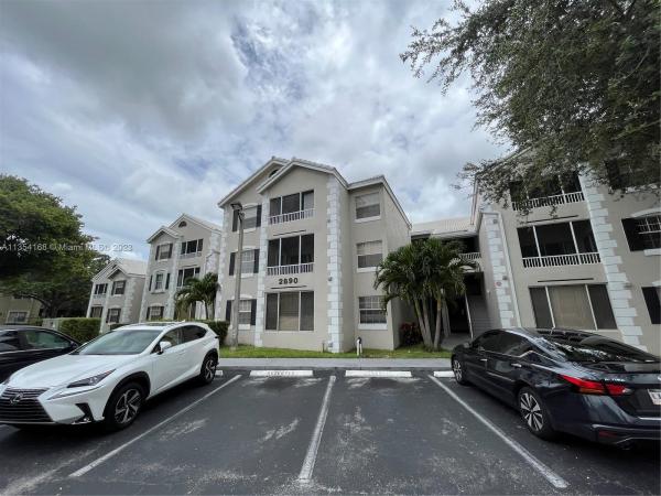 LakeView Club, 2890 N Oakland Forest Dr #101, Oakland Park, Florida 33309, image 1