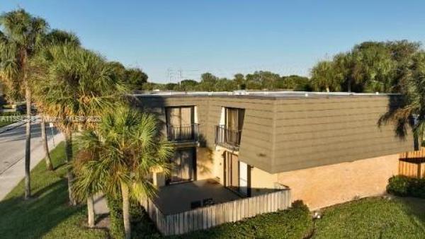 Village Of Sandalwood Lakes, 2511 25th Way, West Palm Beach, Florida 33407, image 2