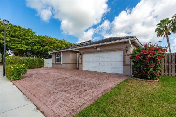 16659 SW 90th St, The Hammocks, Florida 33196, image 2