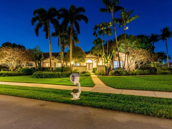 Shenandoah, 13820 Chatham Pl, Davie, Florida 33325, image 2