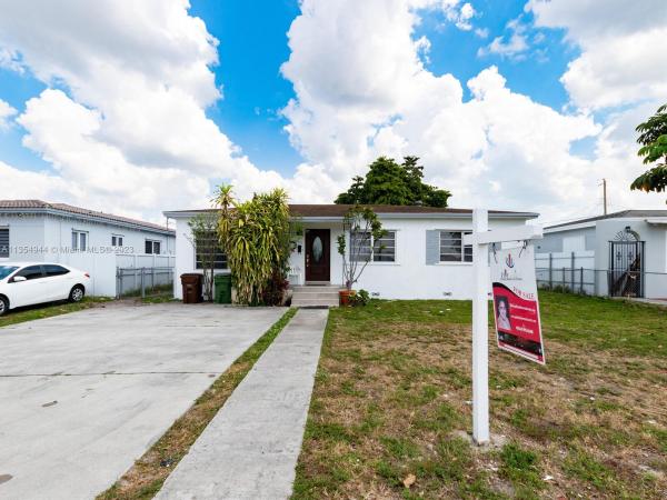 Deal Manor, 3511 E Palm Ave, Hialeah, Florida 33012, image 1