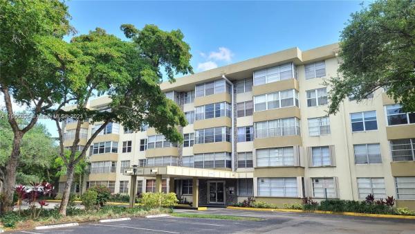 Plantation Place, 6600 Cypress Rd #303, Plantation, Florida 33317, image 1