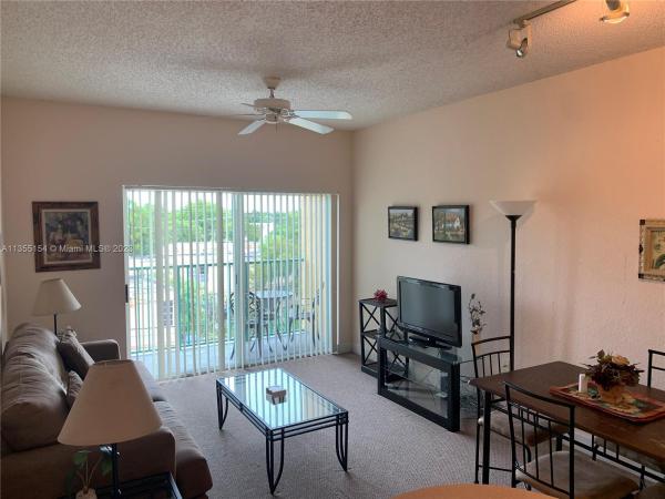 Valencia, 6001 SW 70th St #449, South Miami, Florida 33143, image 1