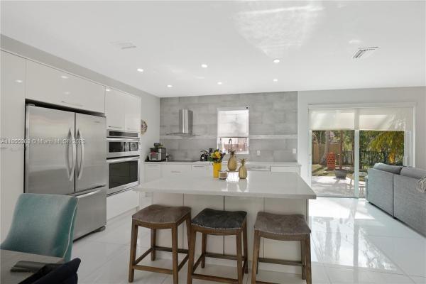 Mahogany Way, 621 NW 158th Ln, Pembroke Pines, Florida 33028, image 1