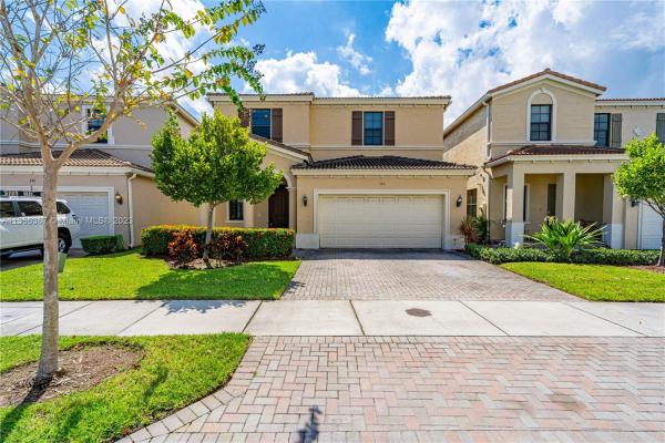 Champion Lakes, 724 NE 191st St, Ives Estates, Florida 33179, image 2