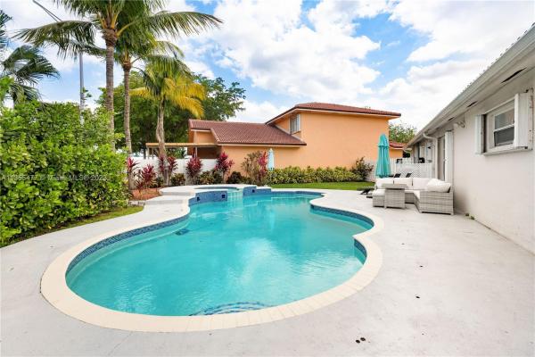 Harbour At The Moors, 18394 NW 61st Ave, Country Club, Florida 33015, image 2