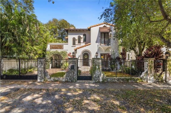 Coral Gables Country Club, 421 Sarto Ave, Coral Gables, Florida 33134, image 2