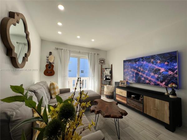 Lenox Plaza, 1033 Lenox Ave #205, Miami Beach, Florida 33139, image 1