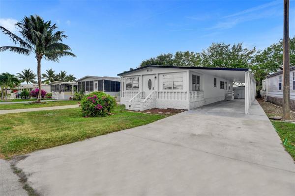 Ravenswood Estates Marinas, 5510 Lagoon Dr, Dania Beach, Florida 33312, image 1